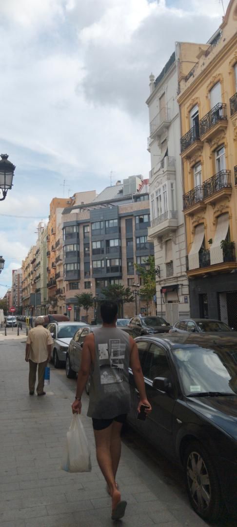 Exterior view of Flat to rent in  Valencia Capital  with Air Conditioner, Heating and Oven