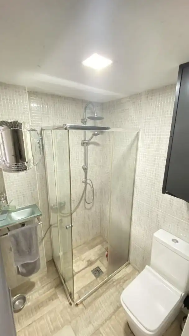 Houses for sale in Calle Madrid, 73, Yuncler Bathroom of Houses for sale in Yuncler with Air Conditioner and Swimming Pool
