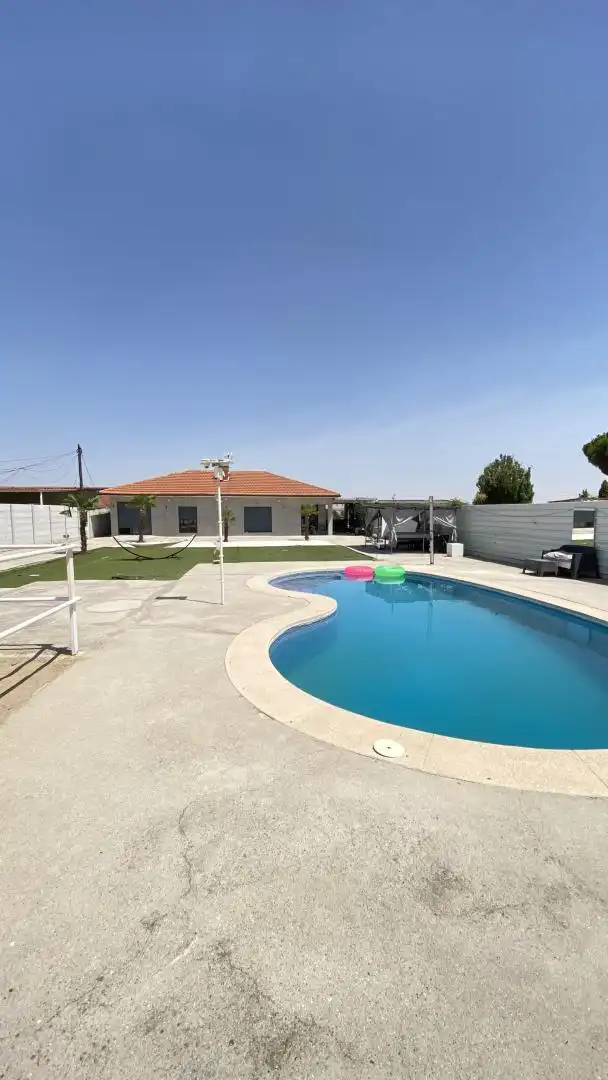 Houses for sale in Calle Madrid, 73, Yuncler Swimming pool of Houses for sale in Yuncler with Air Conditioner and Swimming Pool