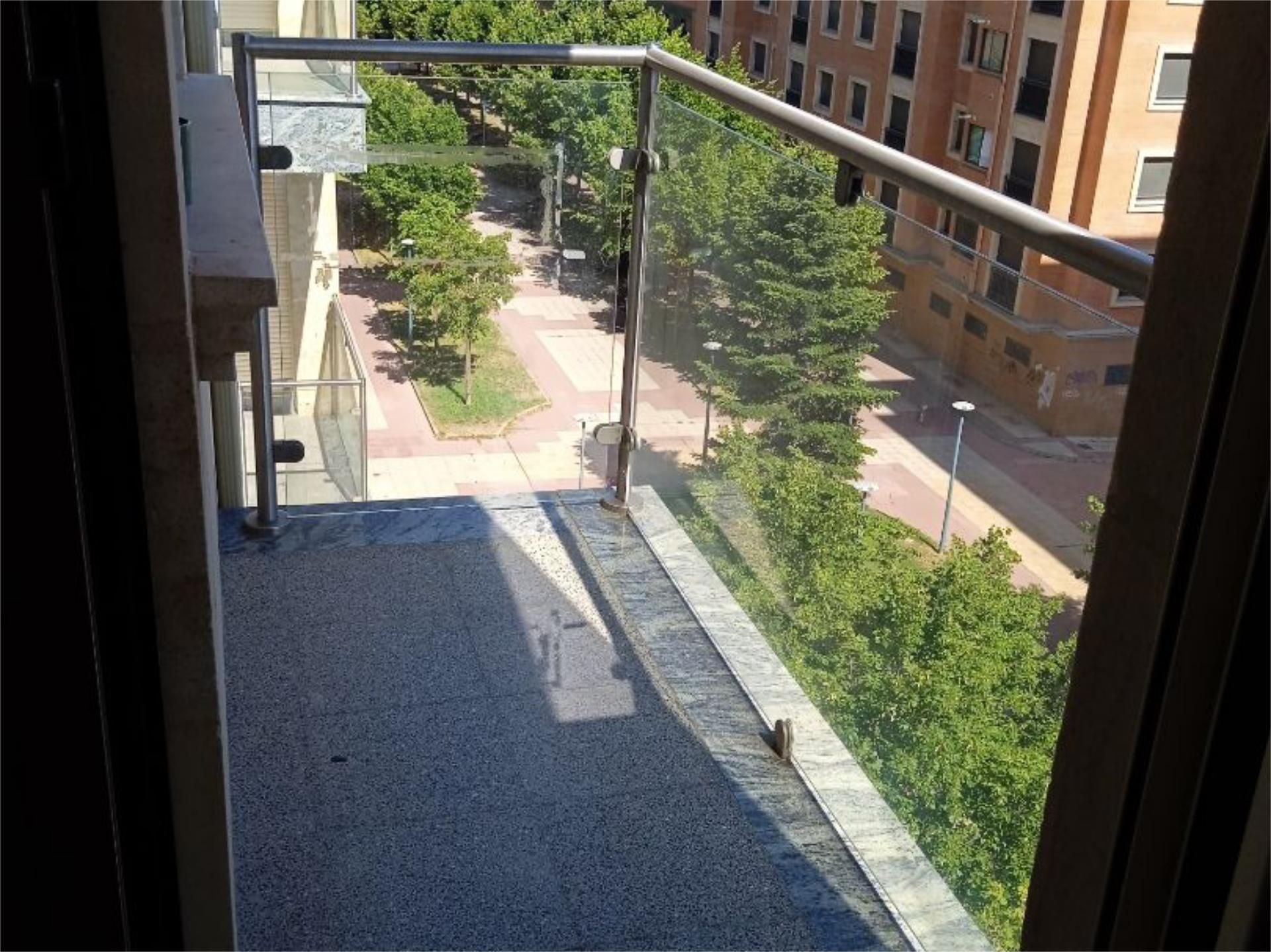 Pis de lloguer a Calle Poeta Jesús Rasueros, 25, Pizarrales