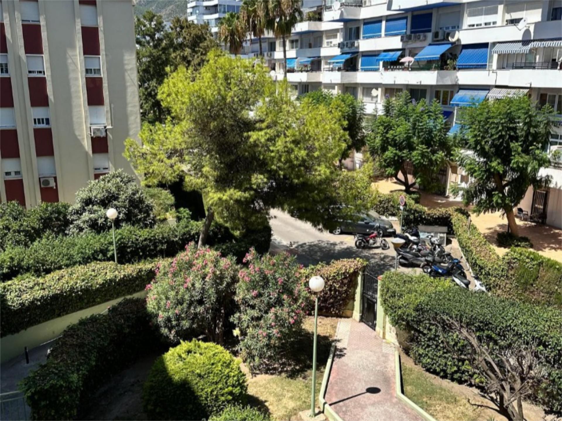 Exterior view of Flat for sale in Benalmádena  with Air Conditioner, Terrace and Swimming Pool