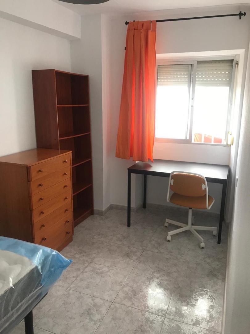 Habitación de Piso en venta en  Sevilla Capital con Aire acondicionado, Calefacción y Amueblado