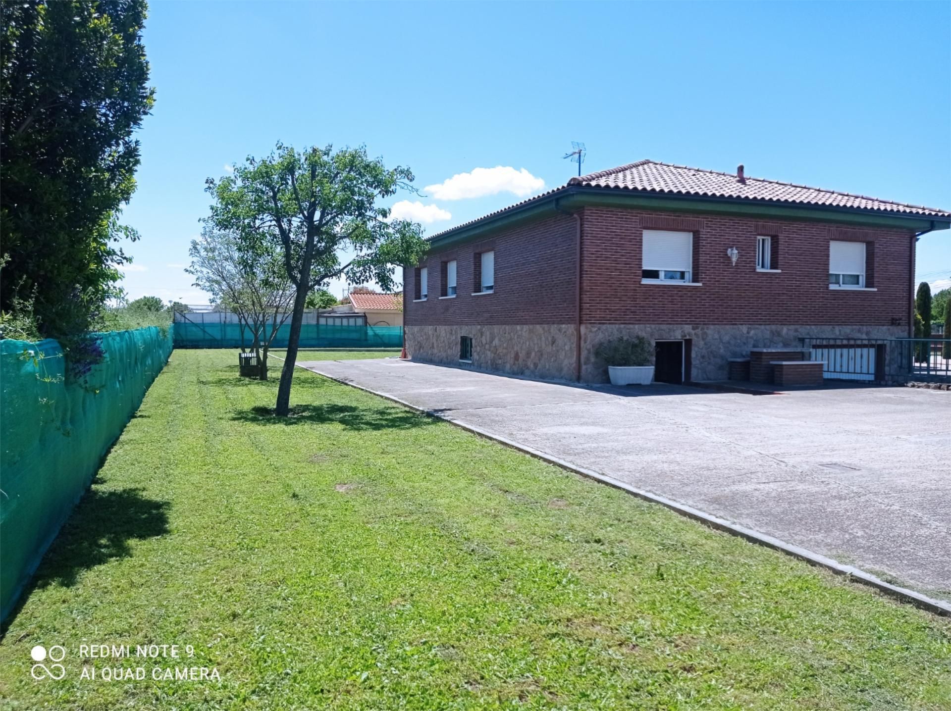 Vista exterior de Casa o chalet en venta en Valdetorres de Jarama con Calefacción, Jardín privado y Terraza