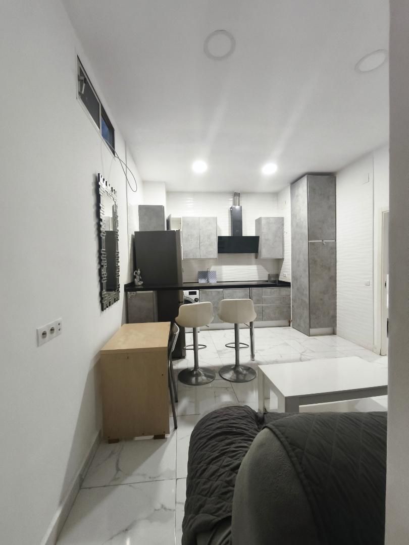 Cocina de Piso de alquiler en  Sevilla Capital con Amueblado, Lavadora y Microondas