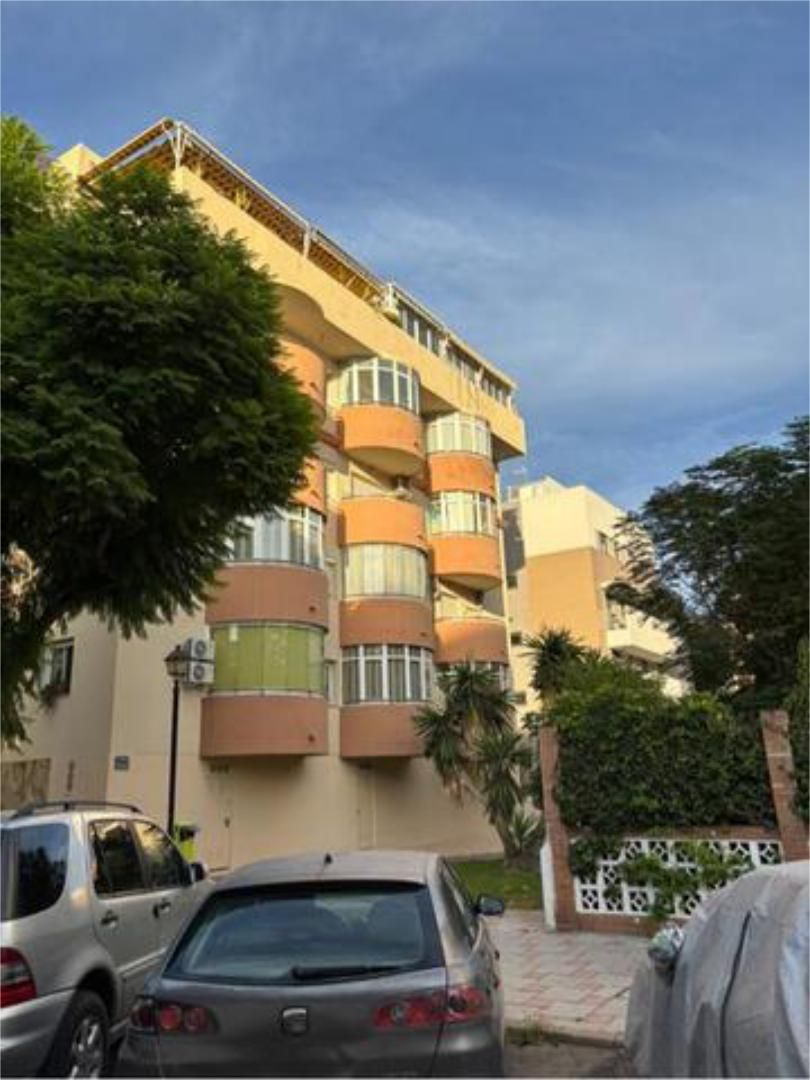 Vista exterior de Estudi de lloguer en Fuengirola amb Calefacció, Terrassa i Moblat