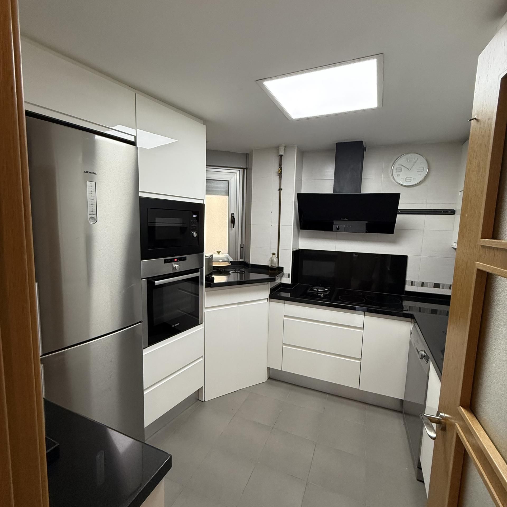 Cocina de Piso de alquiler en  Granada Capital con Aire acondicionado, Calefacción y Parquet