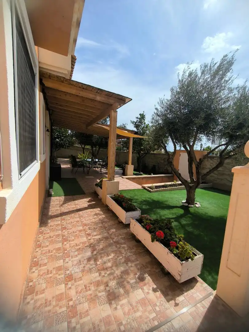 Casa o chalet en venta en Carrer de Mondúver, Centro Terraza de Casa o chalet en venta en Mutxamel con Aire acondicionado, Jardín privado y Terraza