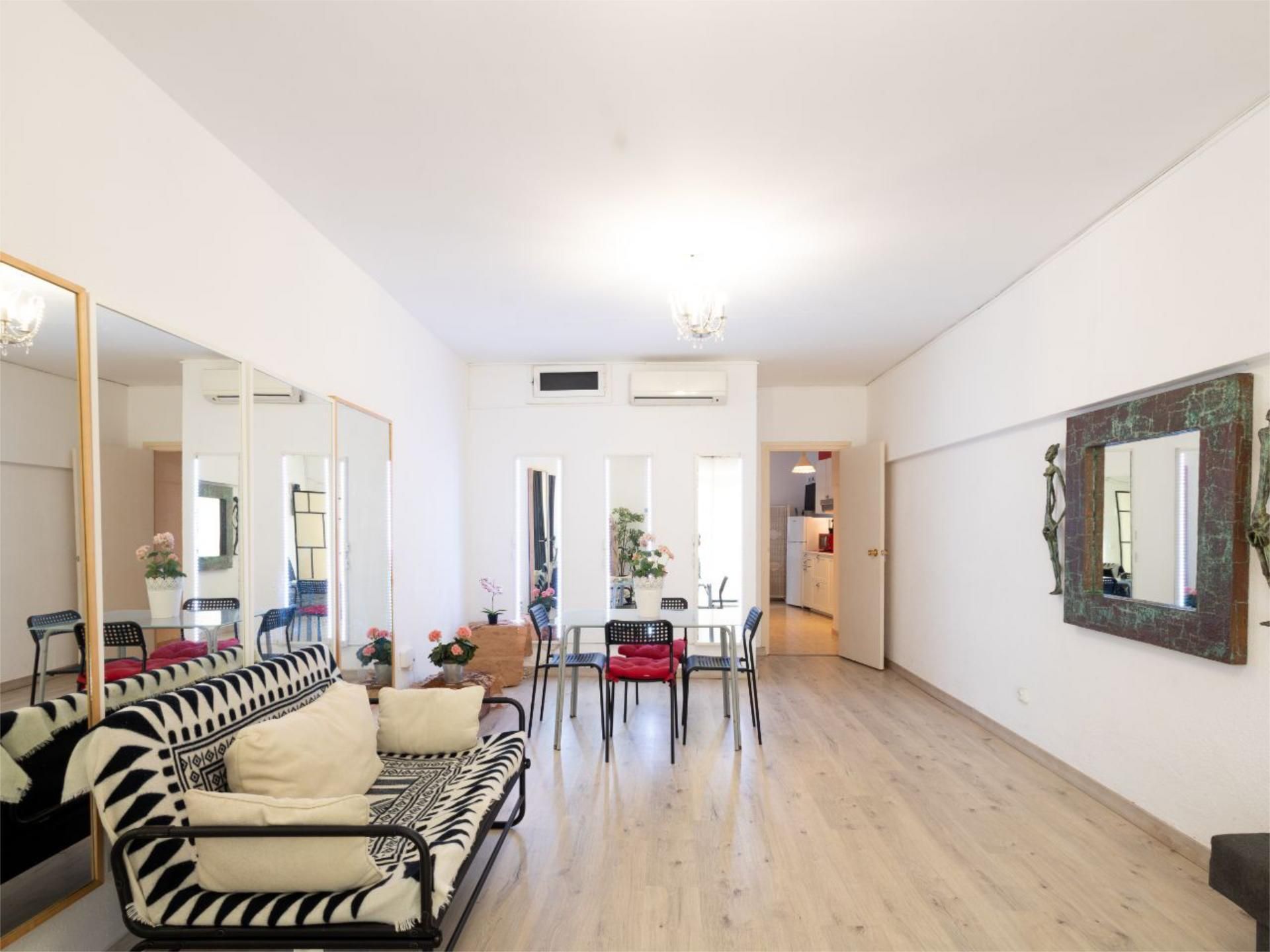 Living room of Flat for sale in  Barcelona Capital  with Air Conditioner and Terrace