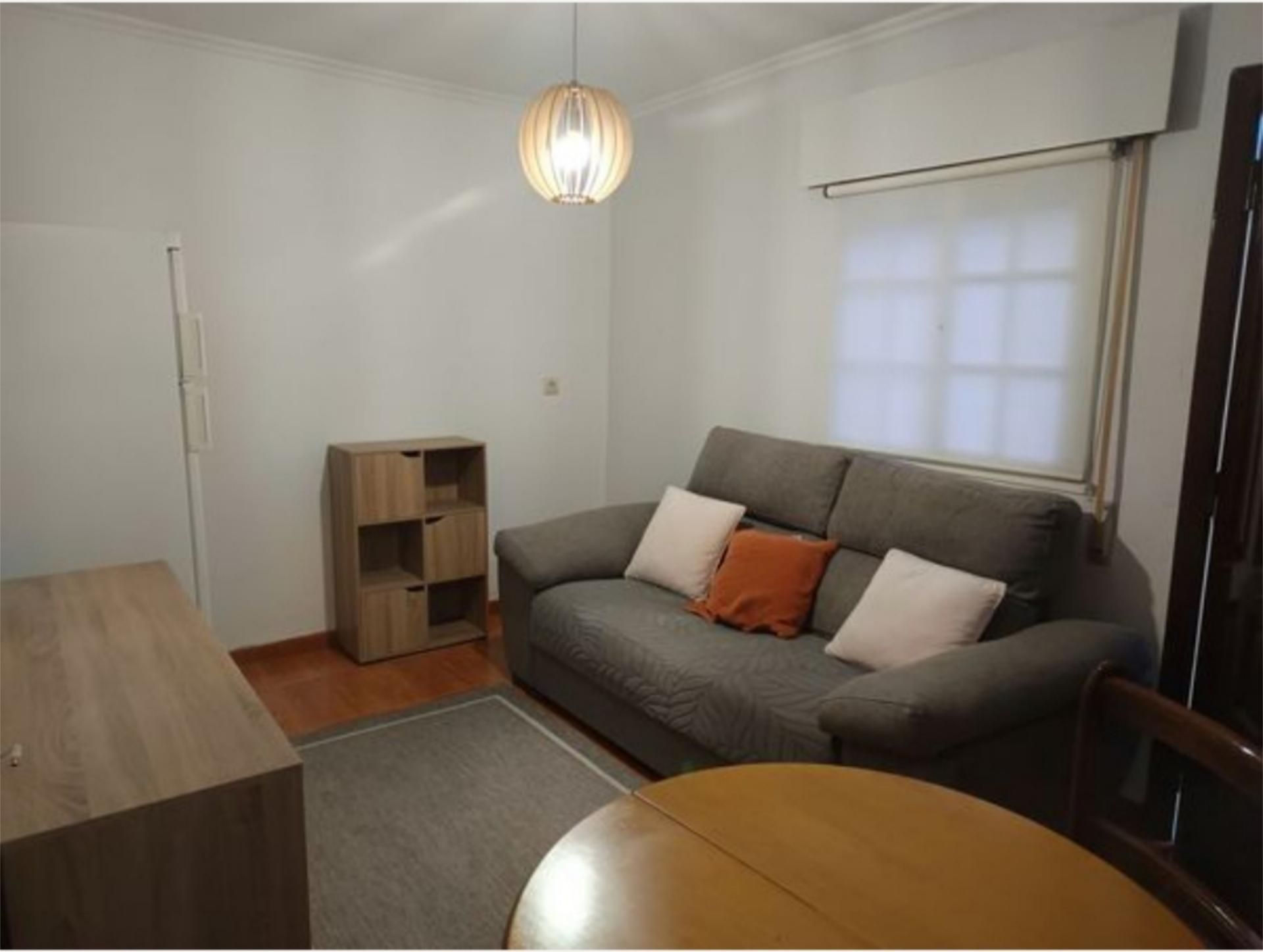 Sala d'estar de Planta baixa de lloguer en Pontevedra Capital  amb Moblat, Forn i Rentadora