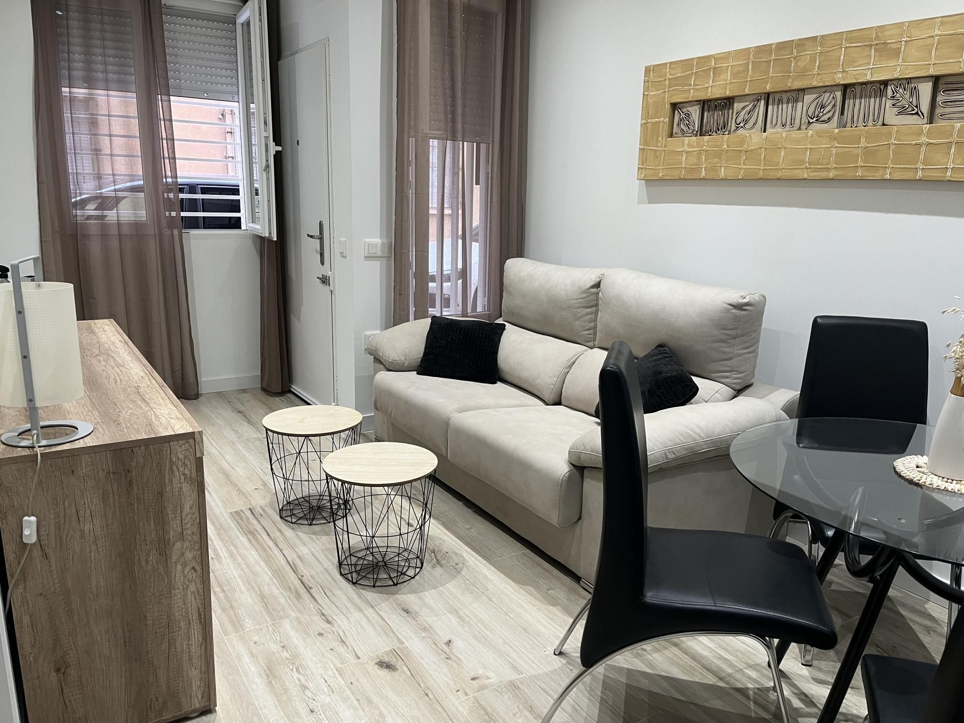 Sala d'estar de Apartament de lloguer en  Albacete Capital