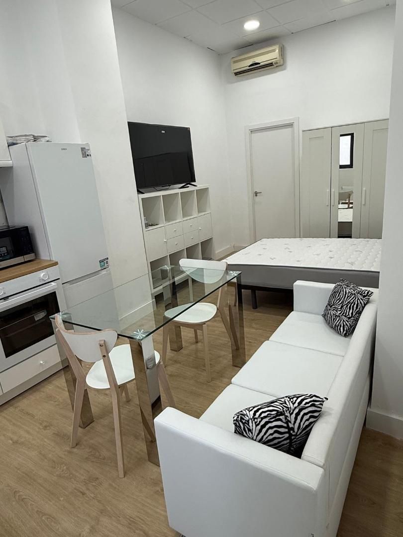 Dormitori de Pis en venda en  Granada Capital amb Aire condicionat, Calefacció i Parquet