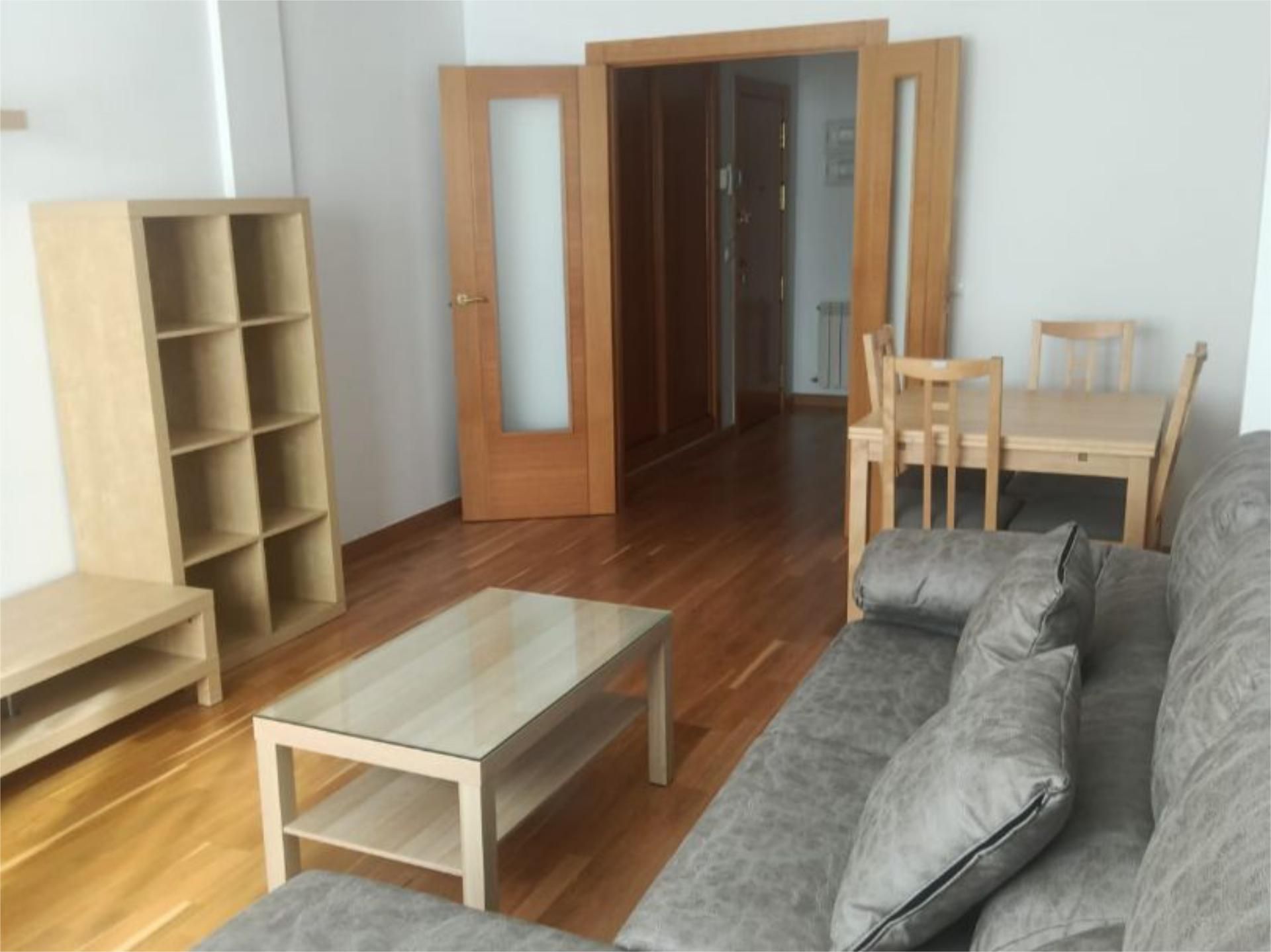 Sala de estar de Piso de alquiler en  Albacete Capital con Aire acondicionado, Calefacción y Parquet