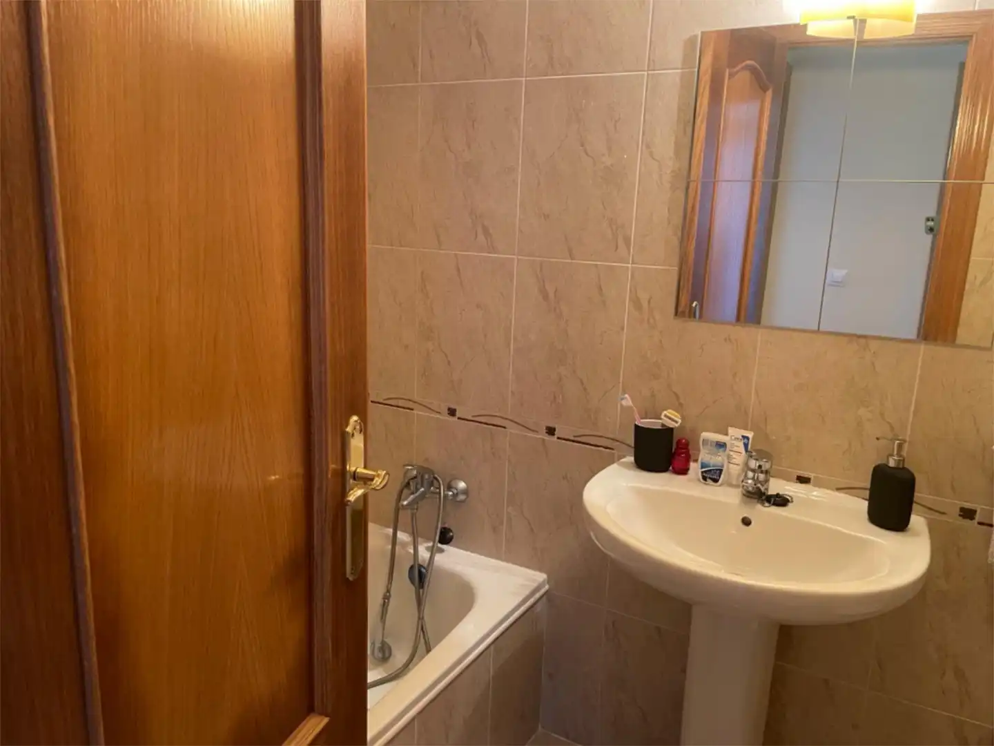Piso en venta en Barrio la Estación, 13, Hazas de Cesto Baño de Piso en venta en Hazas de Cesto con Terraza