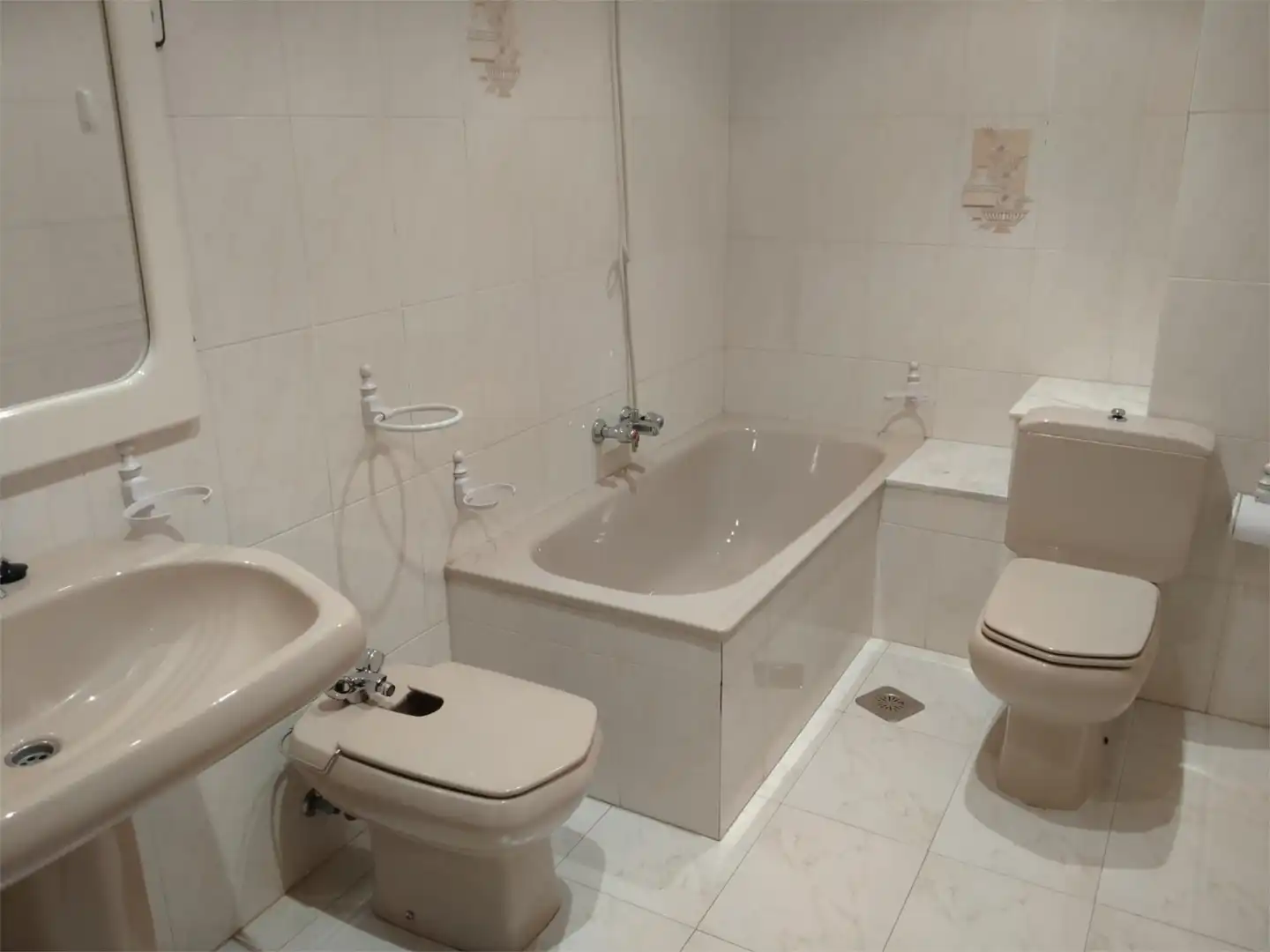 Baño de Piso de alquiler en Melide con Amueblado y Videoportero