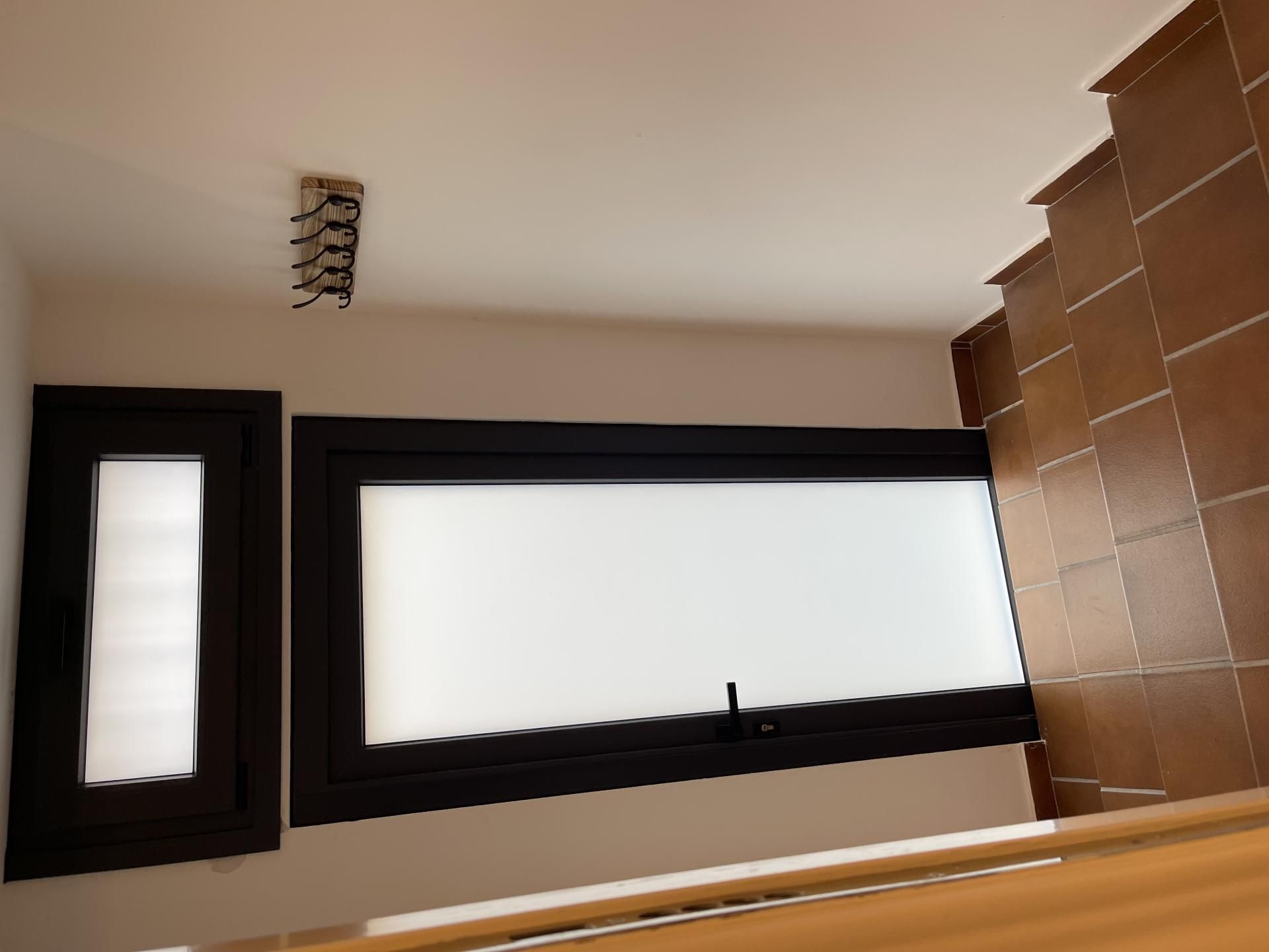 Study to rent in  Granada Capital  with Air Conditioner