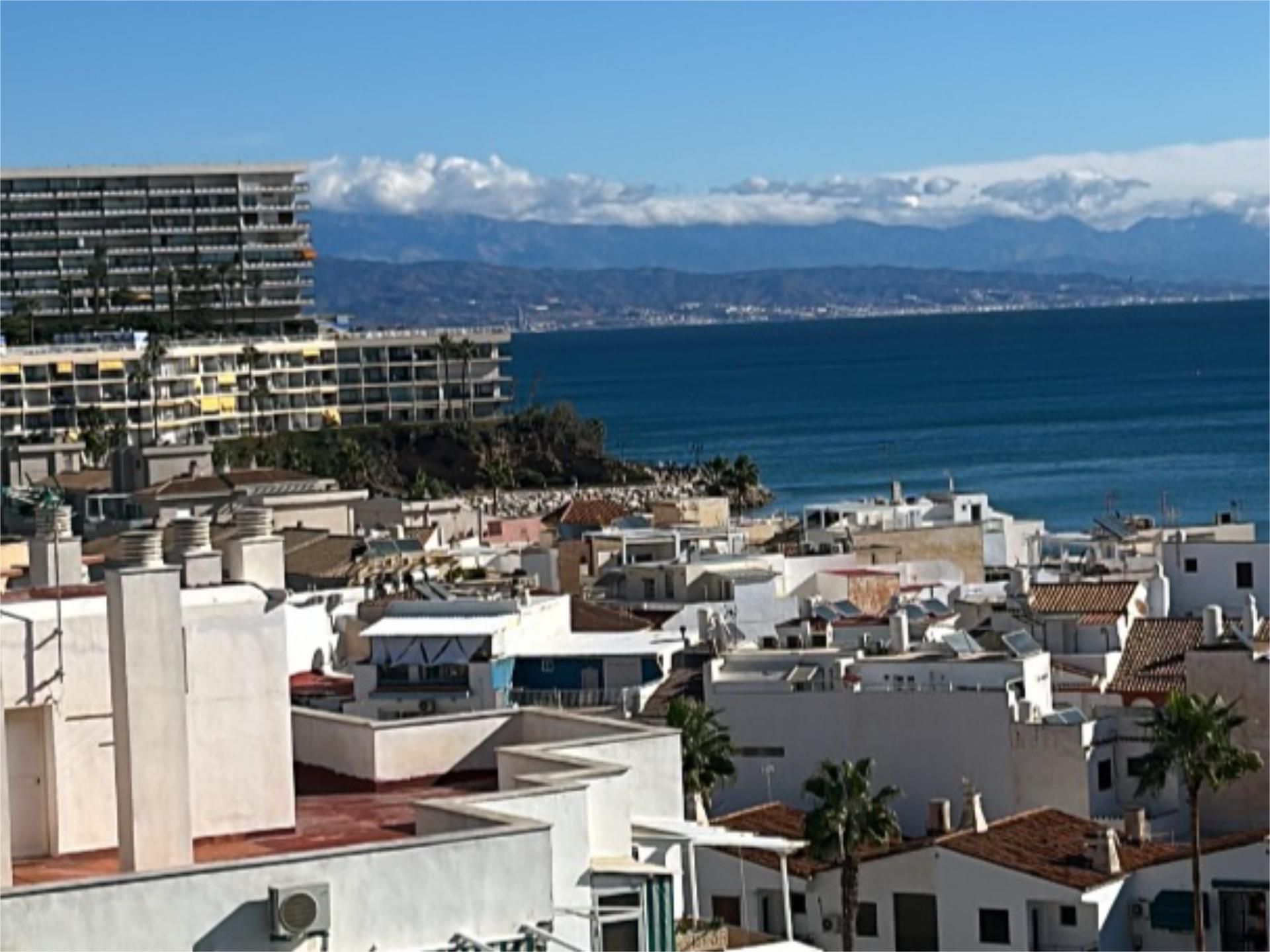 Vista exterior de Pis de lloguer en Torremolinos amb Aire condicionat, Calefacció i Jardí privat