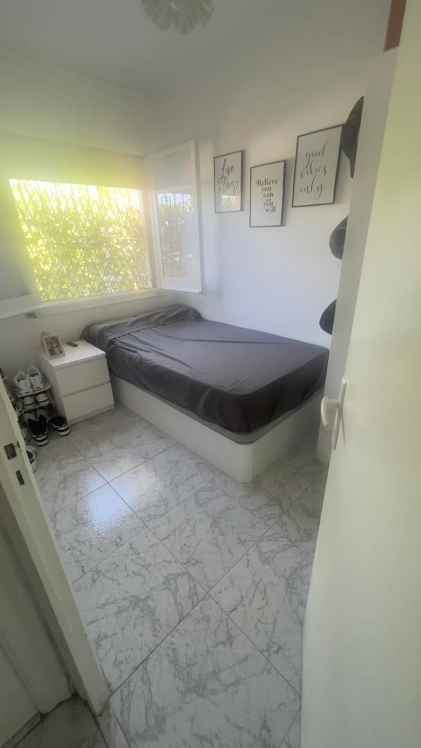 Dormitori de Pis per a compartir en Castelldefels amb Aire condicionat, Jardí privat i Terrassa