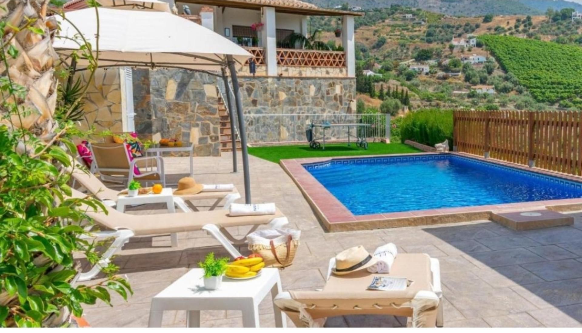 Piscina de Finca rústica en venda en Frigiliana amb Aire condicionat, Terrassa i Piscina