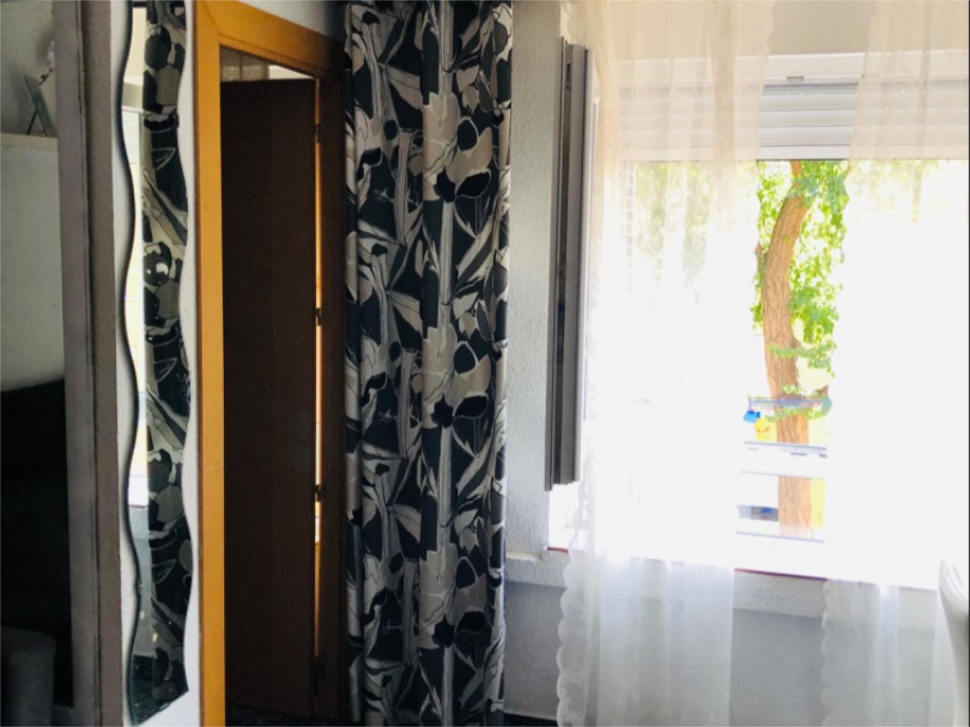 Habitación de Piso en venta en  Madrid Capital con Aire acondicionado, Calefacción y Amueblado