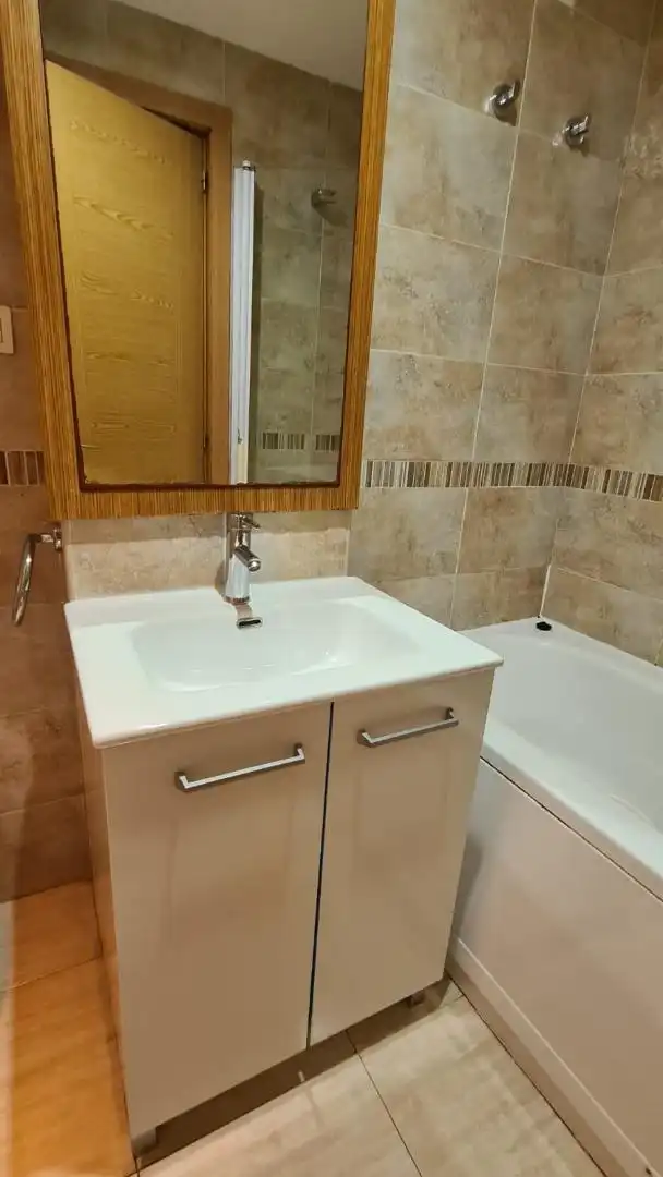 Apartamento de alquiler en Avenida Central, 44, Costa Azahar Baño de Apartamento de alquiler en Oropesa del Mar / Orpesa con Terraza, Amueblado y Balcón