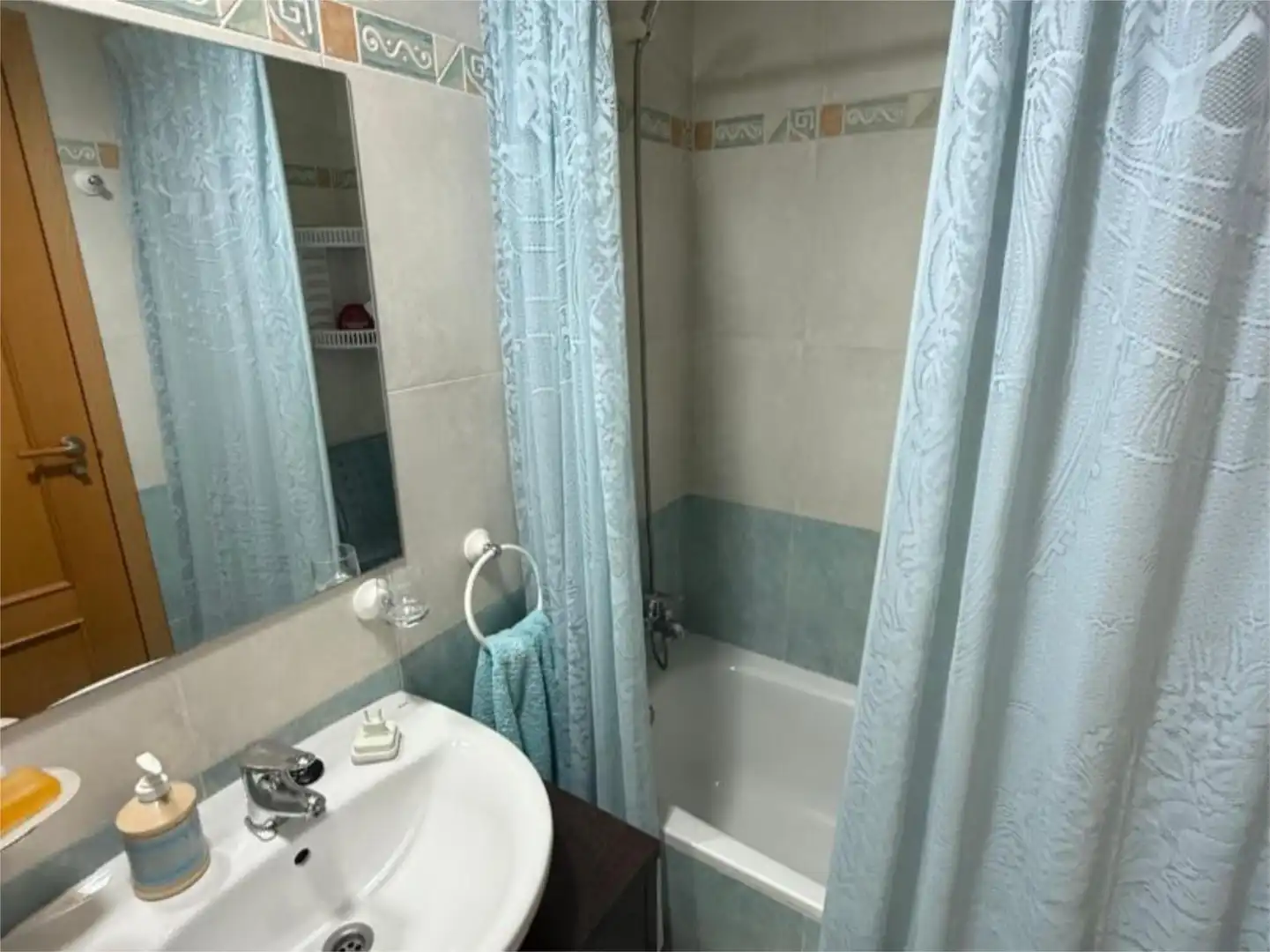 Bathroom of Flat for sale in Villajoyosa / La Vila Joiosa  with Air Conditioner, Terrace and Swimming Pool