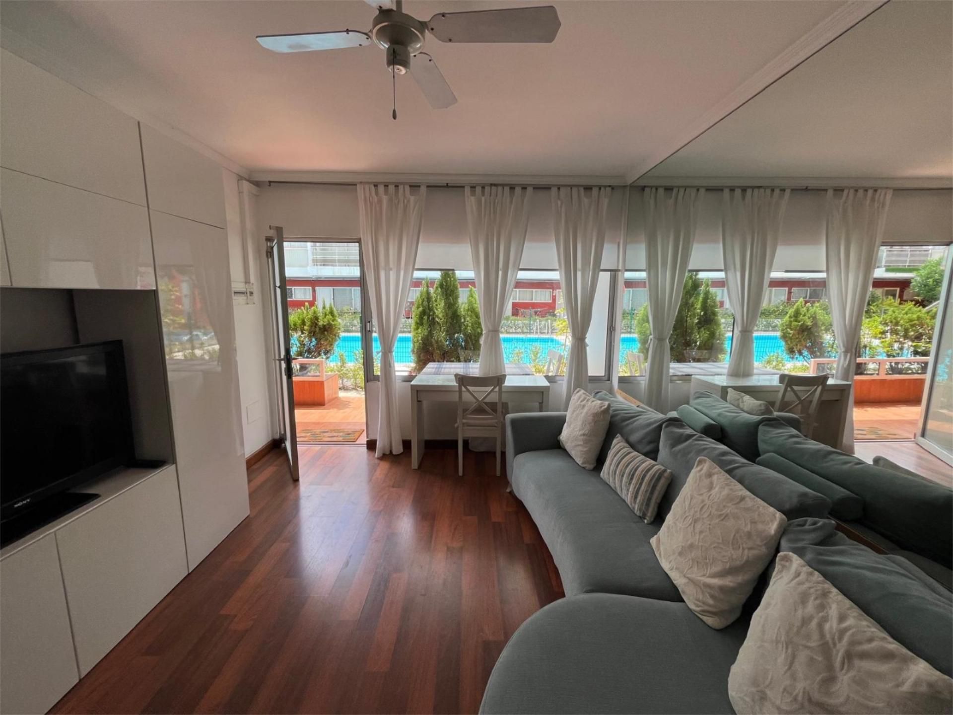 Living room of Flat to rent in Las Palmas de Gran Canaria  with Private garden, Parquet flooring and Terrace