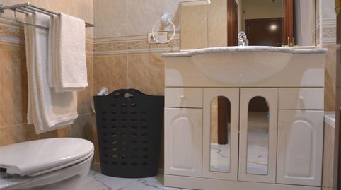 Foto 2 de Piso en venta en El Valle, Lucena