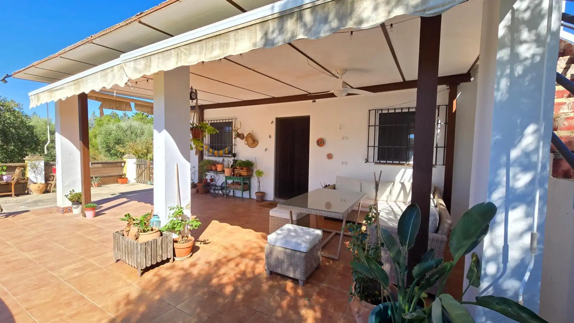 Jardín de Finca rústica en venta en Pilas con Aire acondicionado, Terraza y Piscina