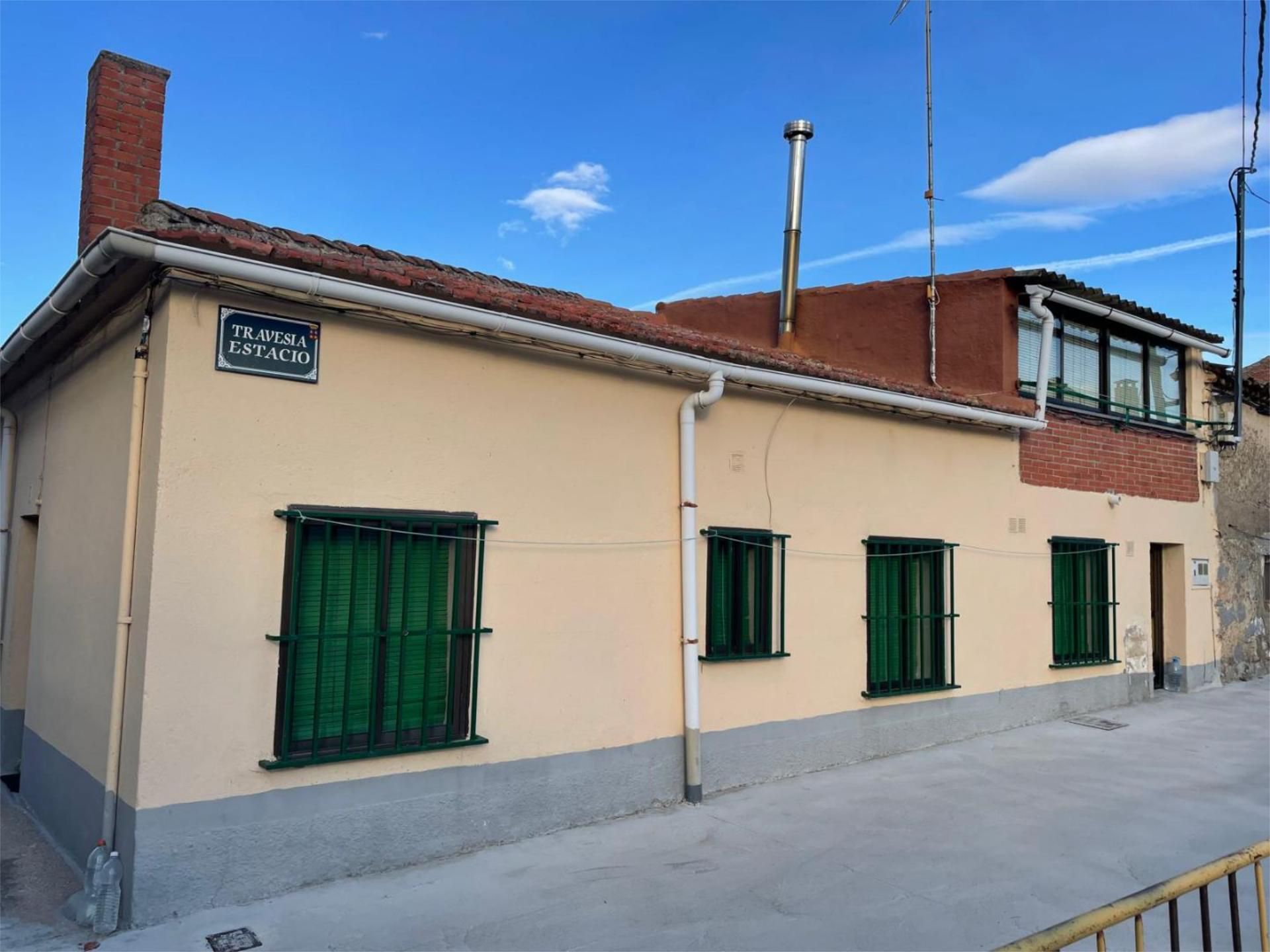 Pis en venda a Calle Estacio, 7, Villacastín Vista exterior de Pis en venda en Villacastín amb Calefacció, Terrassa i Traster