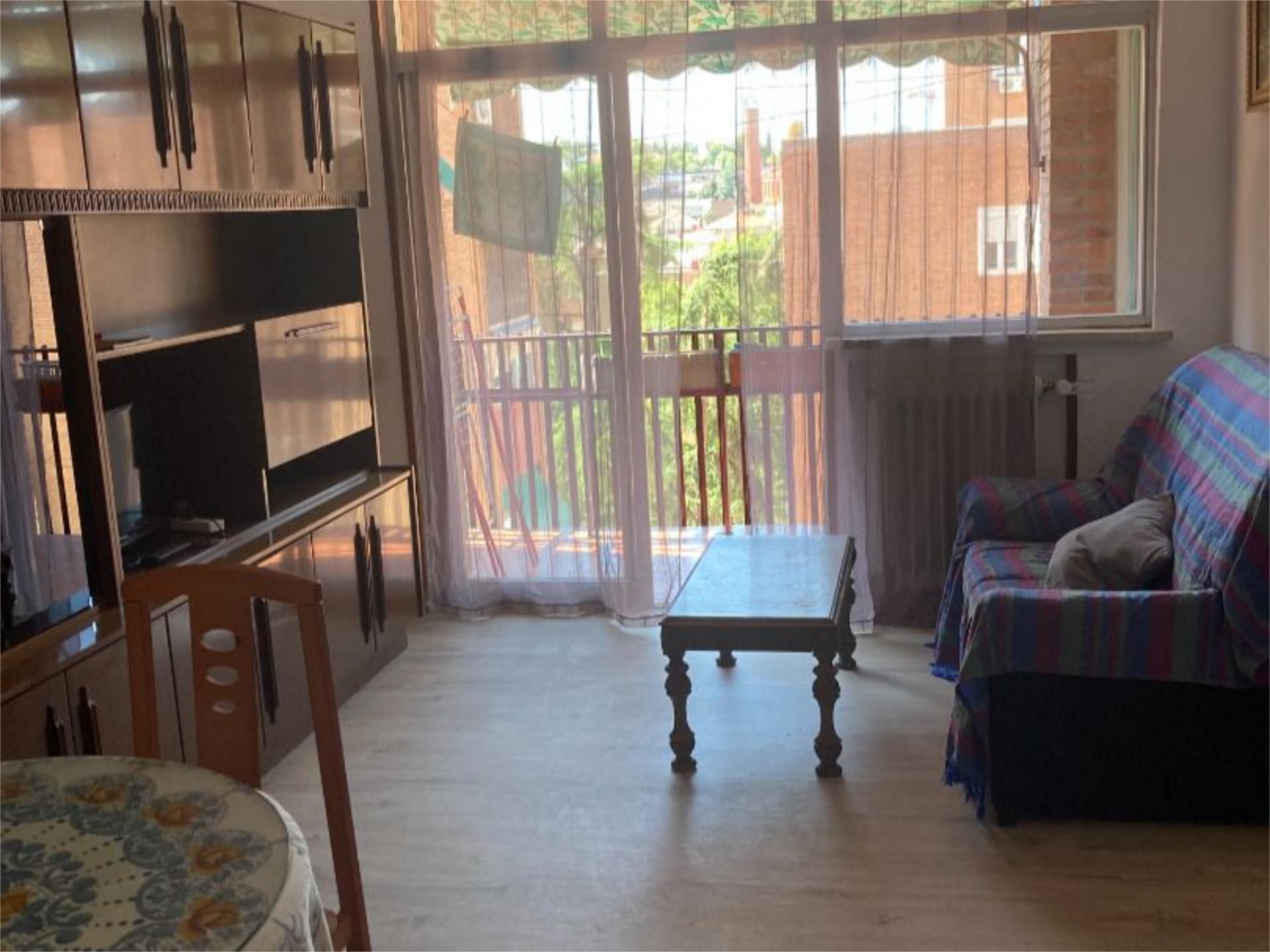Bedroom of Flat to rent in  Madrid Capital  with Heating, Private garden and Parquet flooring