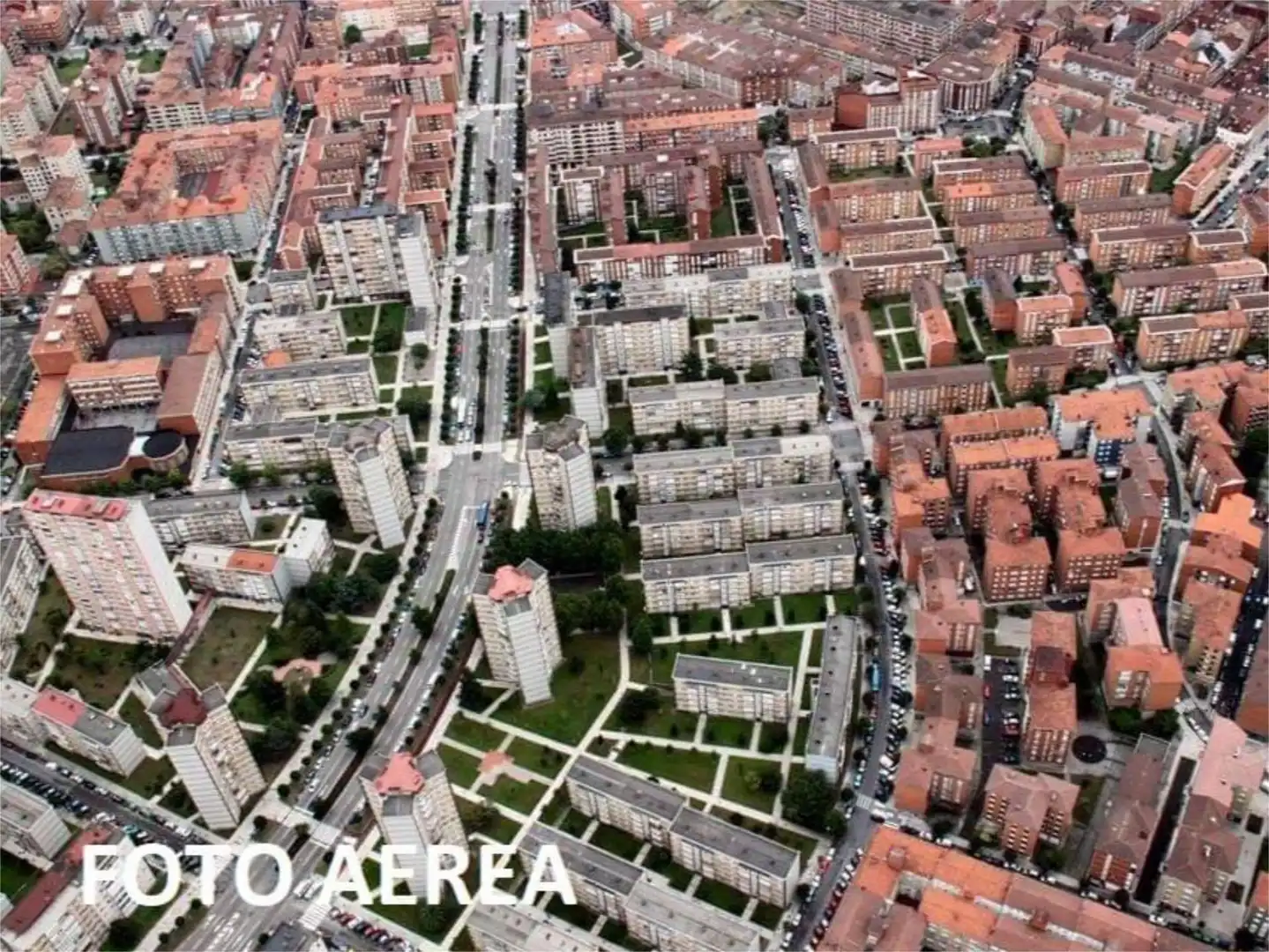 Flat for sale in Calle Guipúzcoa, 37, Pumarín Exterior view of Flat for sale in Gijón with Heating, Storage room and Community parking