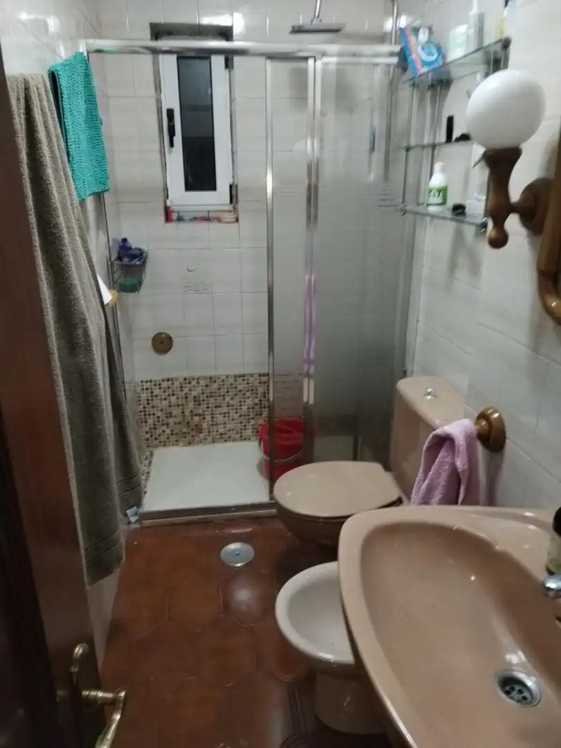 Flat for sale in Calle Guipúzcoa, 37, Pumarín Bathroom of Flat for sale in Gijón with Heating, Storage room and Community parking