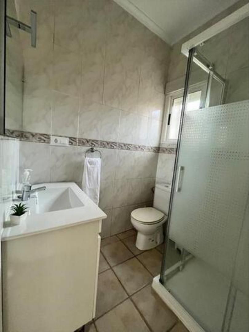 Bany de Apartament de lloguer en Pinofranqueado amb Calefacció i Moblat