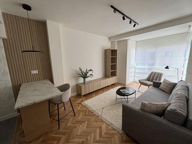 Piso en Alquiler en Calle de Julián Camarillo, 56 S en Simancas