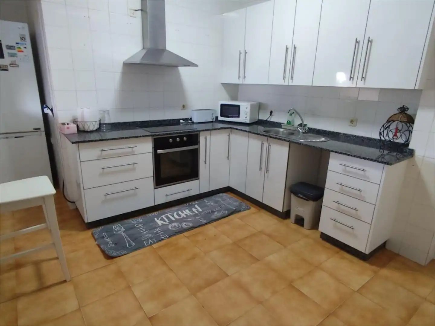 Wohnung zum Verkauf in Carretera Sanlúcar la Mayor a Gerena, 346, Sanlúcar la Mayor Küche von Wohnung zum Verkauf in Sanlúcar la Mayor mit Klimaanlage, Heizung und Privatgarten