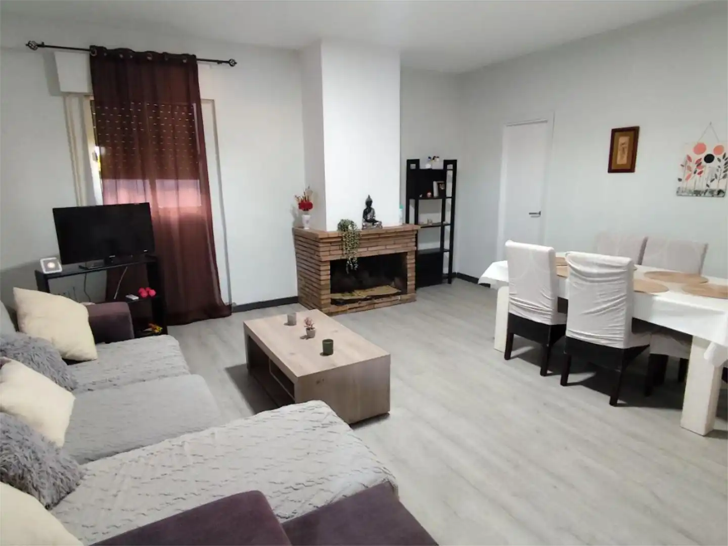 Wohnung zum Verkauf in Carretera Sanlúcar la Mayor a Gerena, 346, Sanlúcar la Mayor Wohnzimmer von Wohnung zum Verkauf in Sanlúcar la Mayor mit Klimaanlage, Heizung und Privatgarten