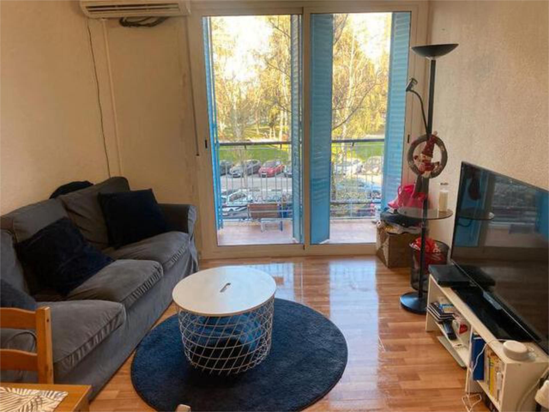 Sala d'estar de Pis en venda en  Madrid Capital amb Calefacció i Terrassa