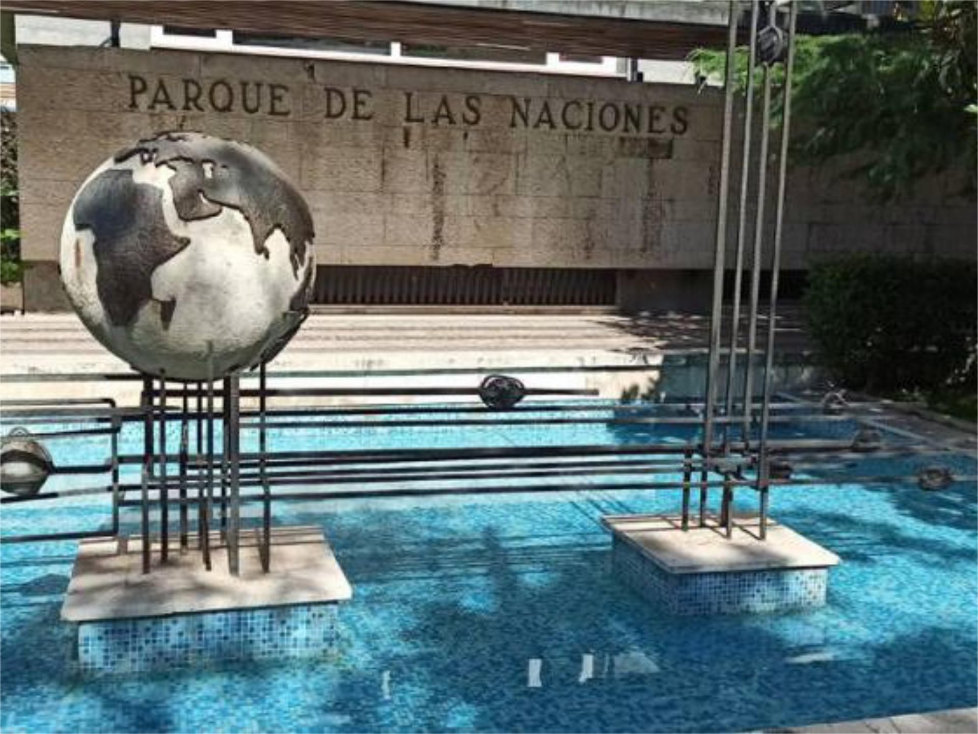 Exterior view of Flat for sale in  Madrid Capital  with Air Conditioner and Swimming Pool