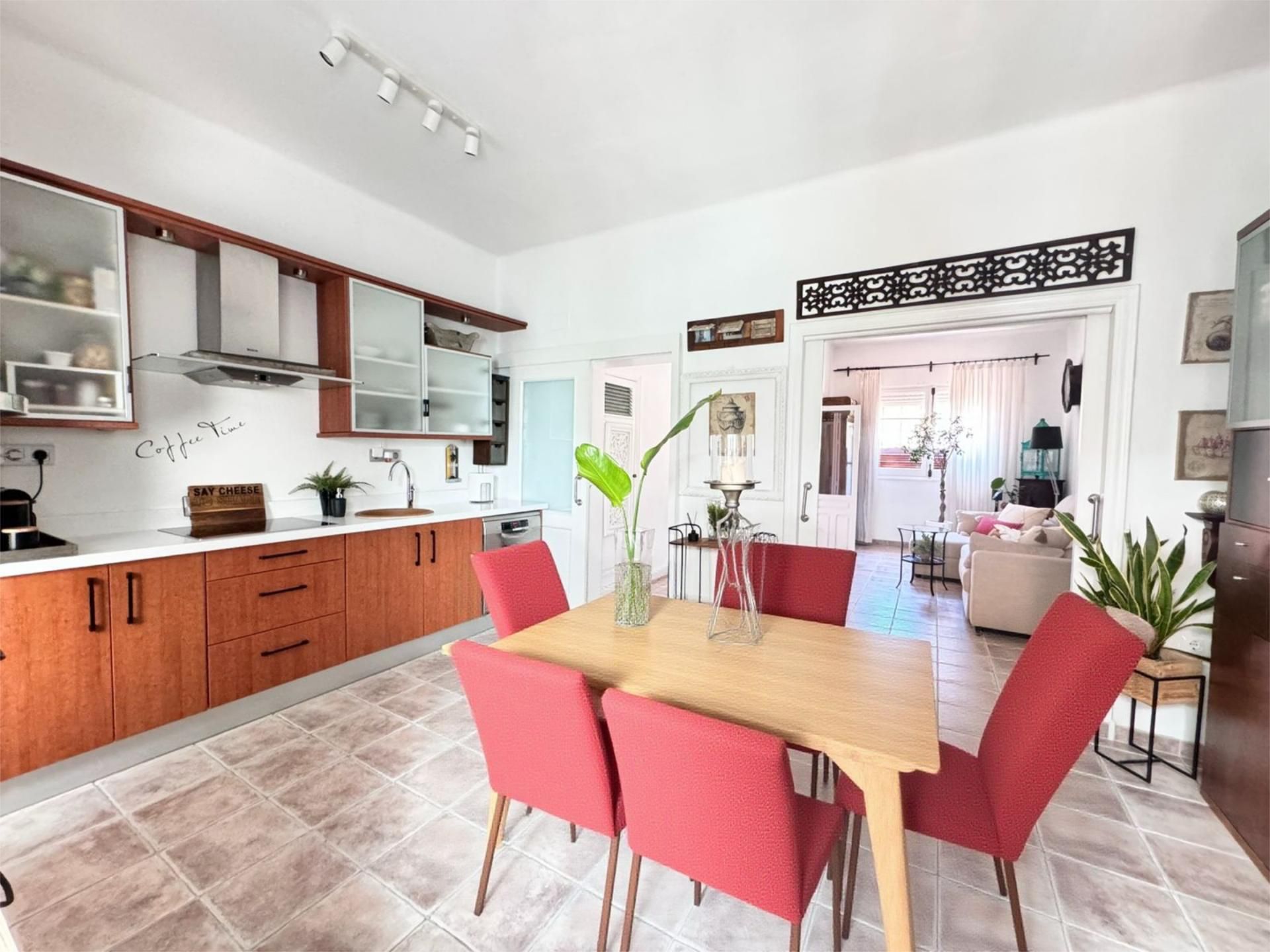 Kitchen of House or chalet for sale in  Sevilla Capital  with Air Conditioner, Heating and Private garden
