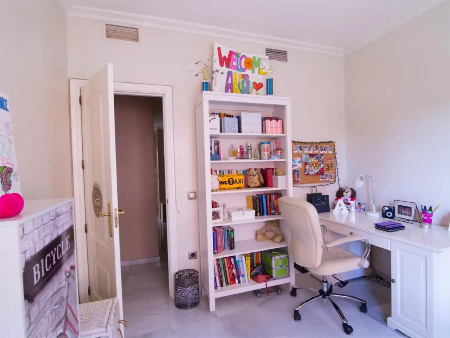 Bedroom of Flat for sale in Sevilla  with Air Conditioner, Heating and Private garden
