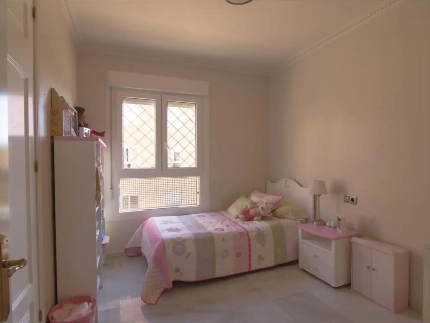 Bedroom of Flat for sale in Sevilla  with Air Conditioner, Heating and Private garden