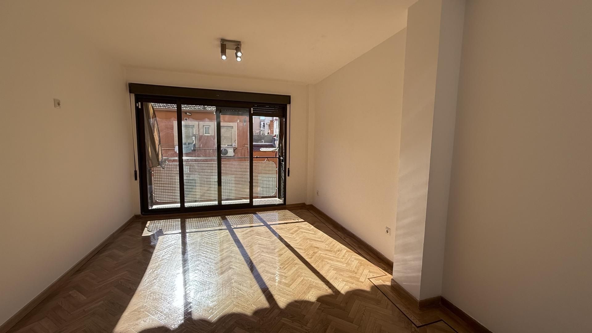 Living room of Flat for sale in  Madrid Capital  with Balcony