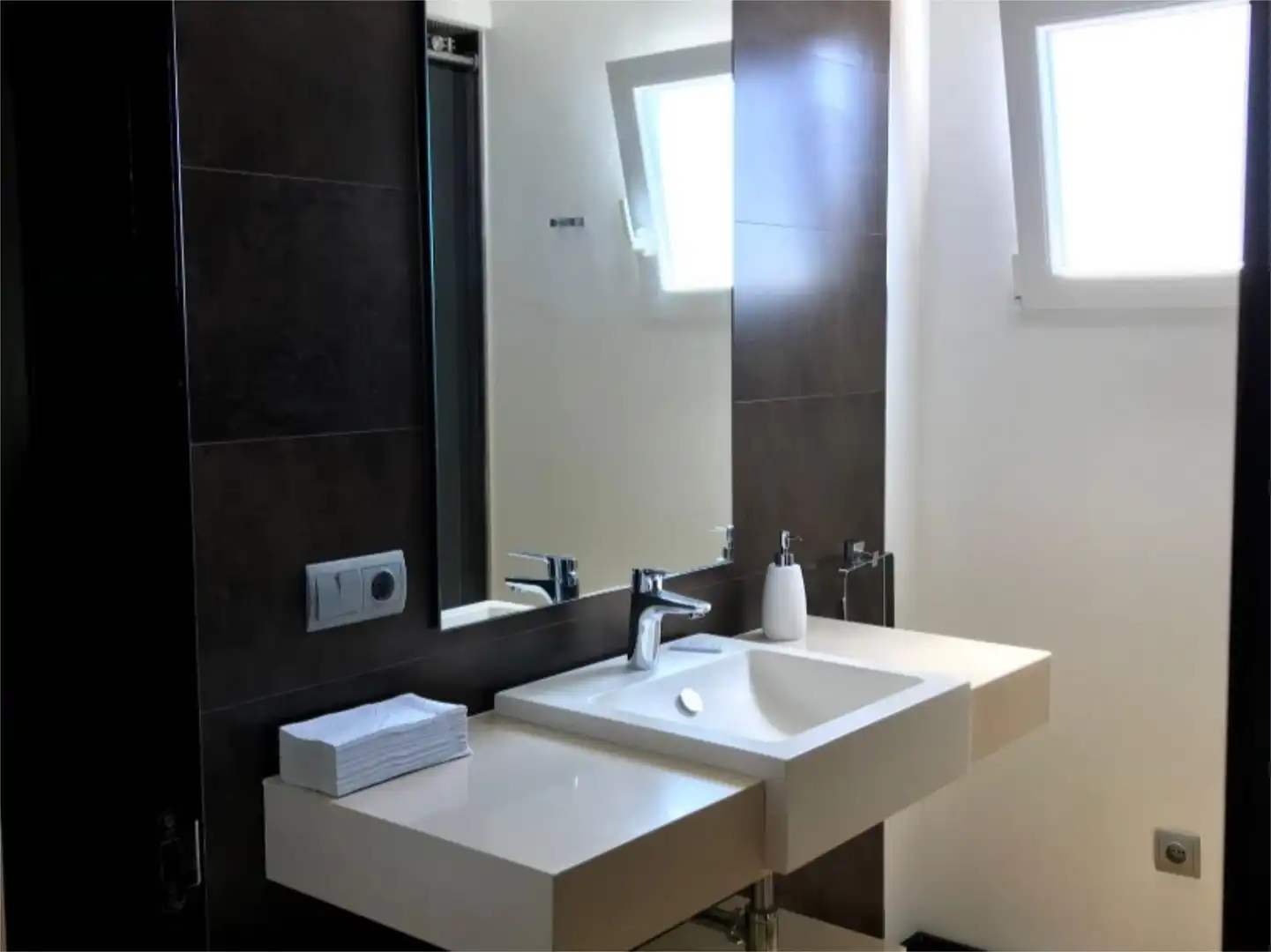 Flat for rent in Carrer de Velázquez, 10, Playa Muchavista Bathroom of Flat for rent in El Campello with Heating, Private garden and Parquet flooring