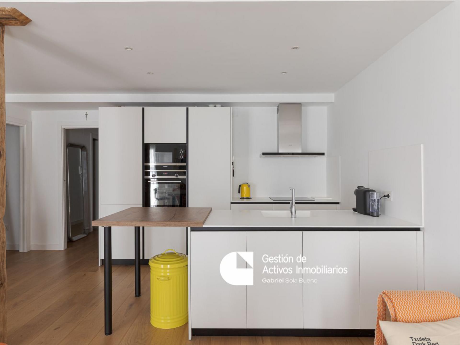 Kitchen of Flat for sale in Donostia - San Sebastián   with Balcony