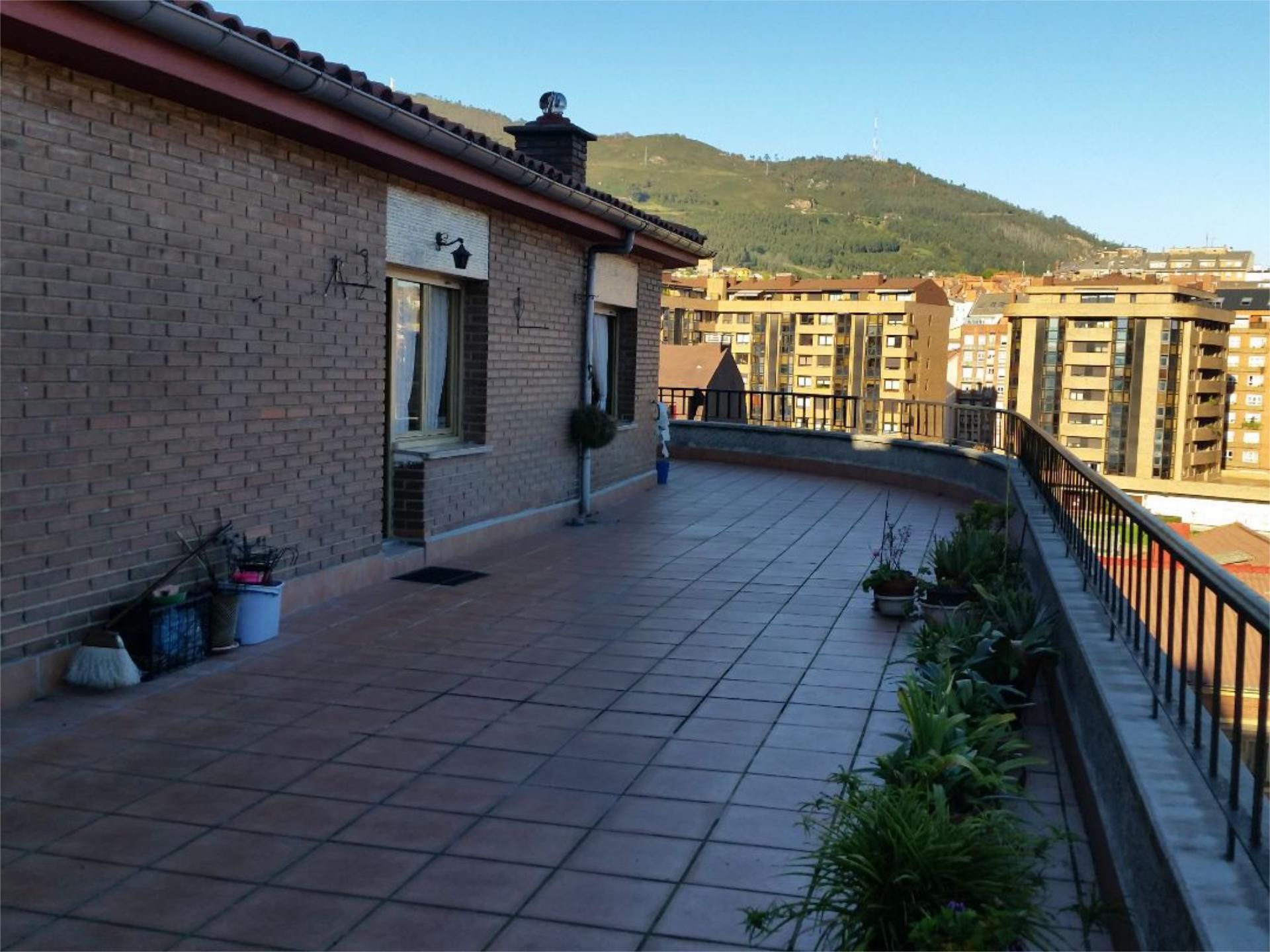 Terrassa de Àtic en venda en Oviedo  amb Calefacció i Terrassa