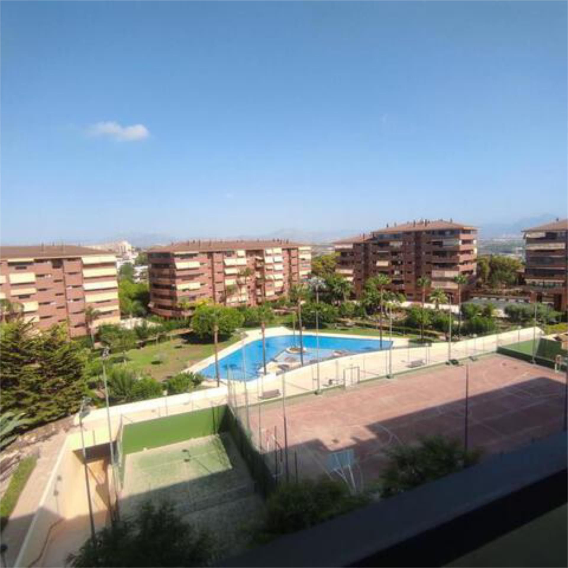 Piscina de Pis en venda en Alicante / Alacant amb Terrassa