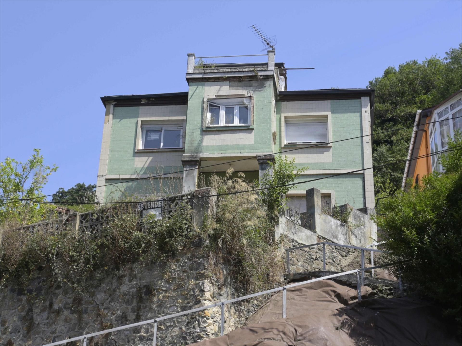 Vista exterior de Casa o xalet en venda en Aller amb Terrassa