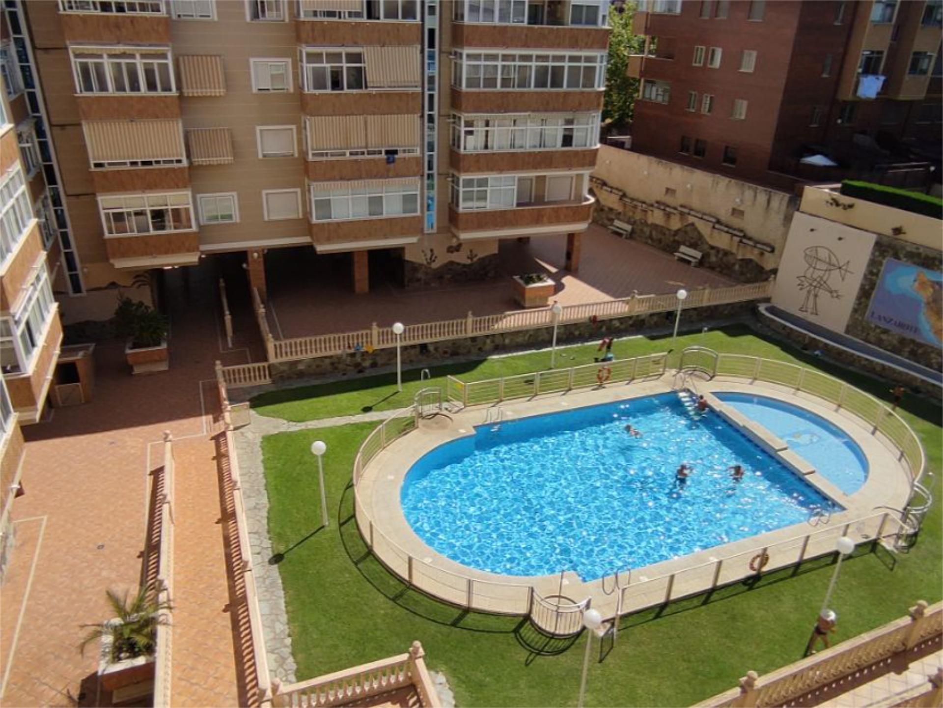 Swimming pool of Flat for sale in Cáceres Capital  with Air Conditioner, Terrace and Swimming Pool