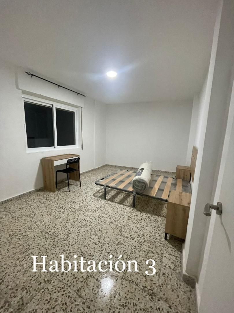 Bedroom of Flat to share in  Madrid Capital  with Heating, Terrace and Furnished