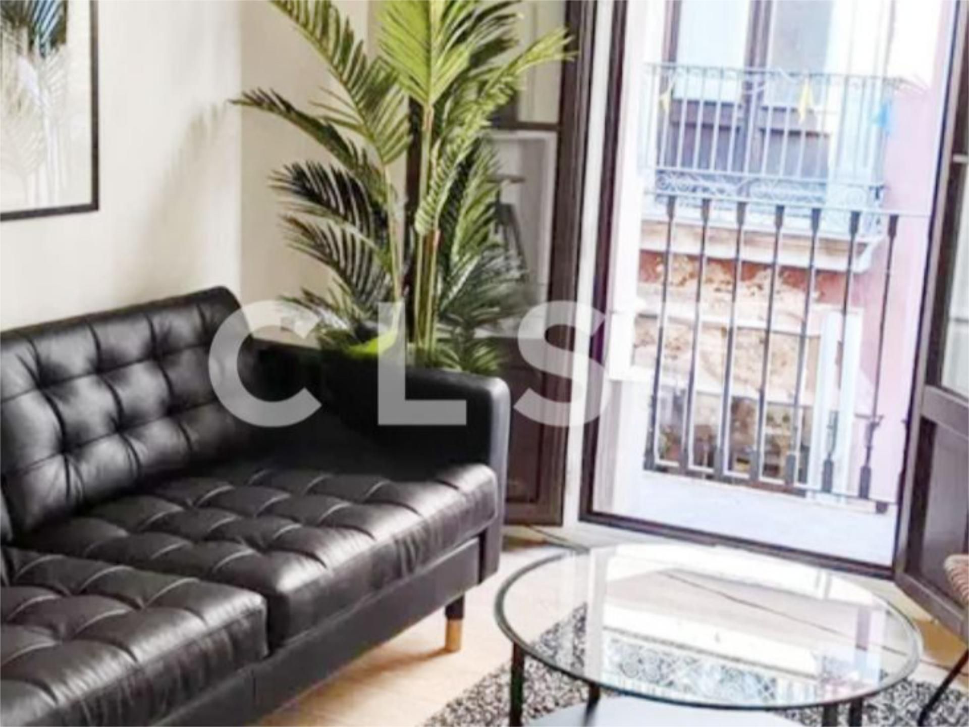 Sala d'estar de Pis en venda en  Barcelona Capital amb Aire condicionat i Balcó